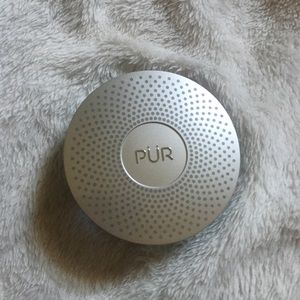 Pur cosmetics foundation in fair/light